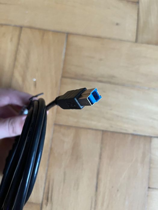 Kabel HDMI/ DVI-D / DisplayPort i wiele różnych