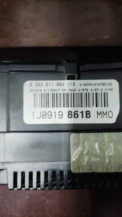 Щиток Golf 4 приборка