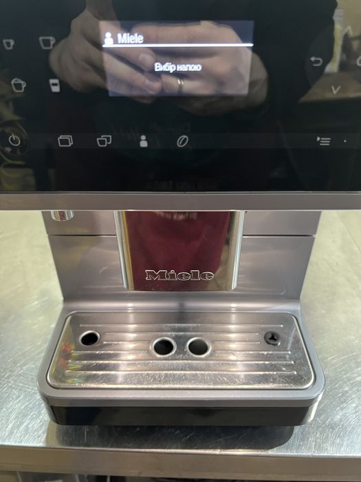 Кавомашина Miele CM63