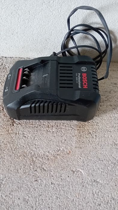 Carregador  Bosch para baterias