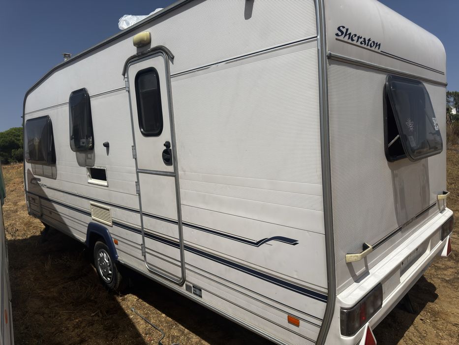 Caravana sterling bem cuidada