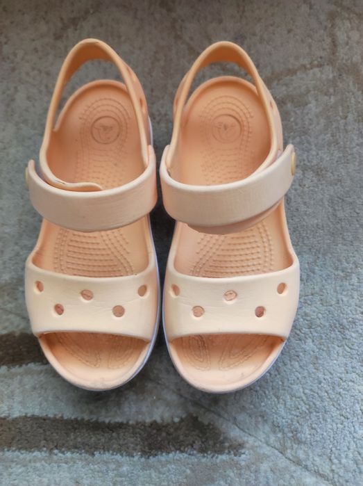 Сандалі  Crocs...