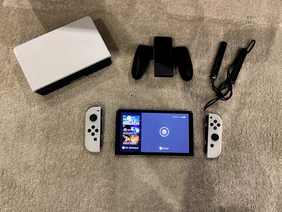Nintendo Switch OLED Branco como novo com oferta de jogos