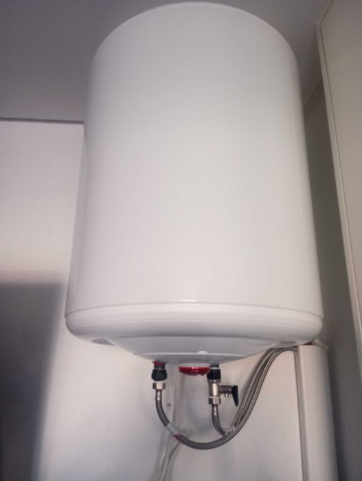 Monto Termoacumulador e Esquentador