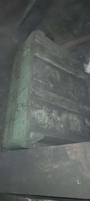 Stara wojskowa skrzynka z czasów II wojny światowej