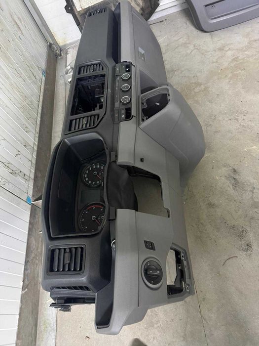 Przekładka anglika Volkswagen Crafter po 2019 roku z klimą lub bez