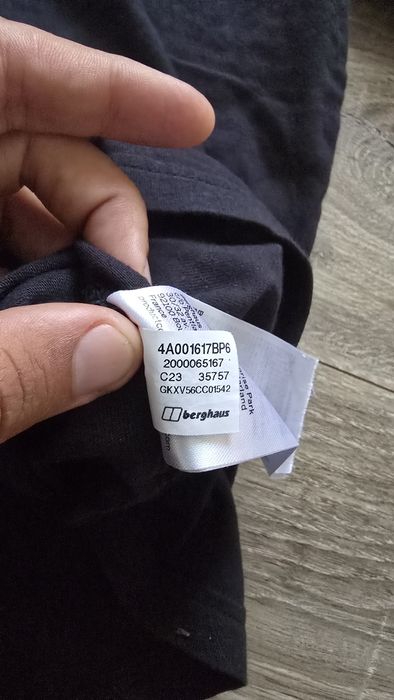 Продам оригінальну футболку Berghaus