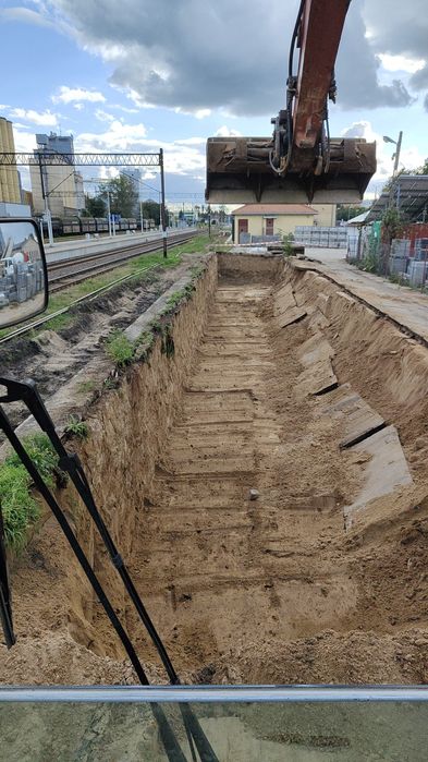 Roboty ziemne, rozbiórki,wykopy ,niwelacje ,transport materiałów. Wyburzenia