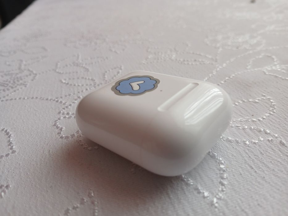 Apple AirPods. Навушники  безпровідні в чудовому стані
