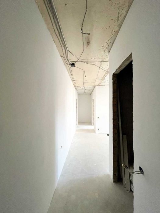 Трикімнатна з частковим ремонтом Ювілейний