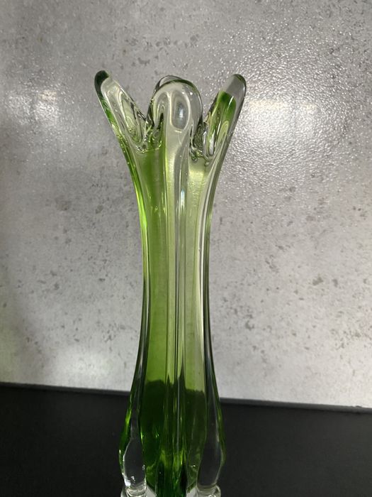 Śliczny szklany wazon PRL Vintage