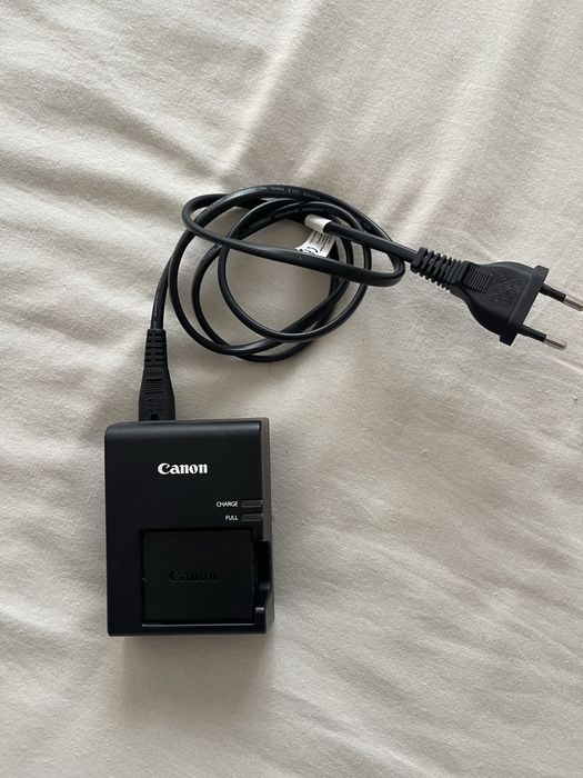 Máquina fotográfica Canon EOS 1300D