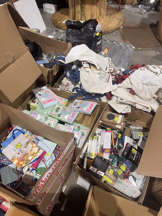 Lote de mateeial diverso novo, proveniente de hipermercados