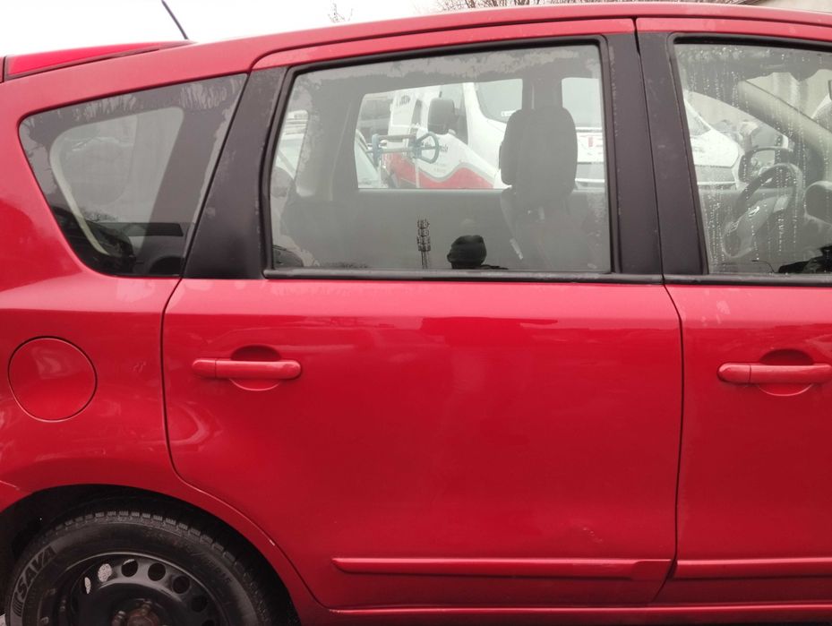 Nissan Note E11 1.4i 2007r.Drzwi tylne prawe.