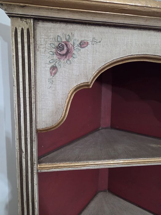 Movel antigo de canto