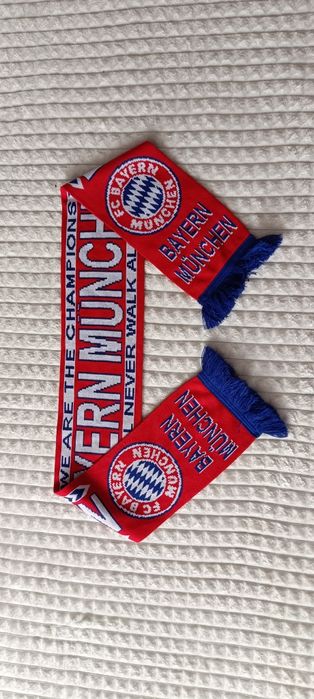 Bayern Monachium szalik piłkarski sportowy używany