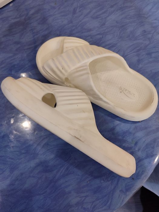 Шлепанцы женские