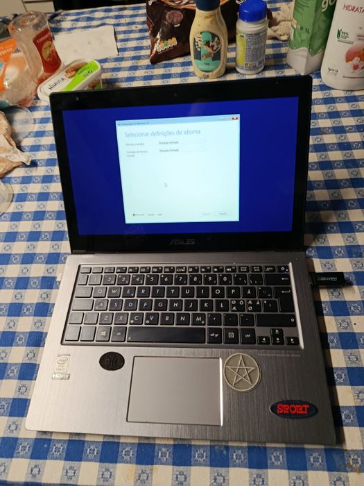 Portátil i7 ultrabook 8gb RAM DDR4 256gb  SSD  TOUCHESCRIN  14  POLGADAS LCD