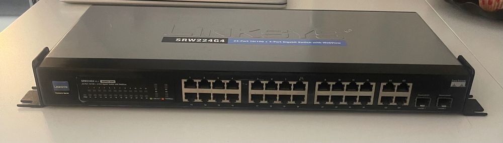 Switch CISCO LINKSYS SRW224G4 24x10/100 przełącznik