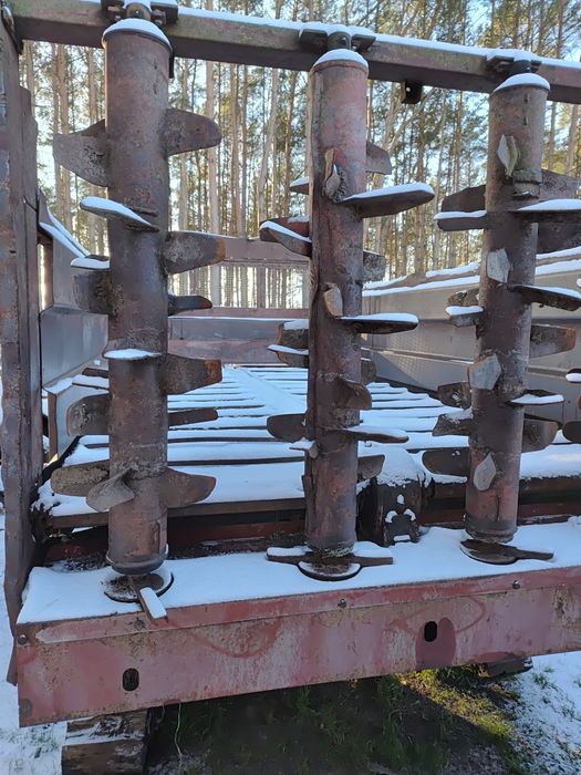 Rozrzutnik obornika T088