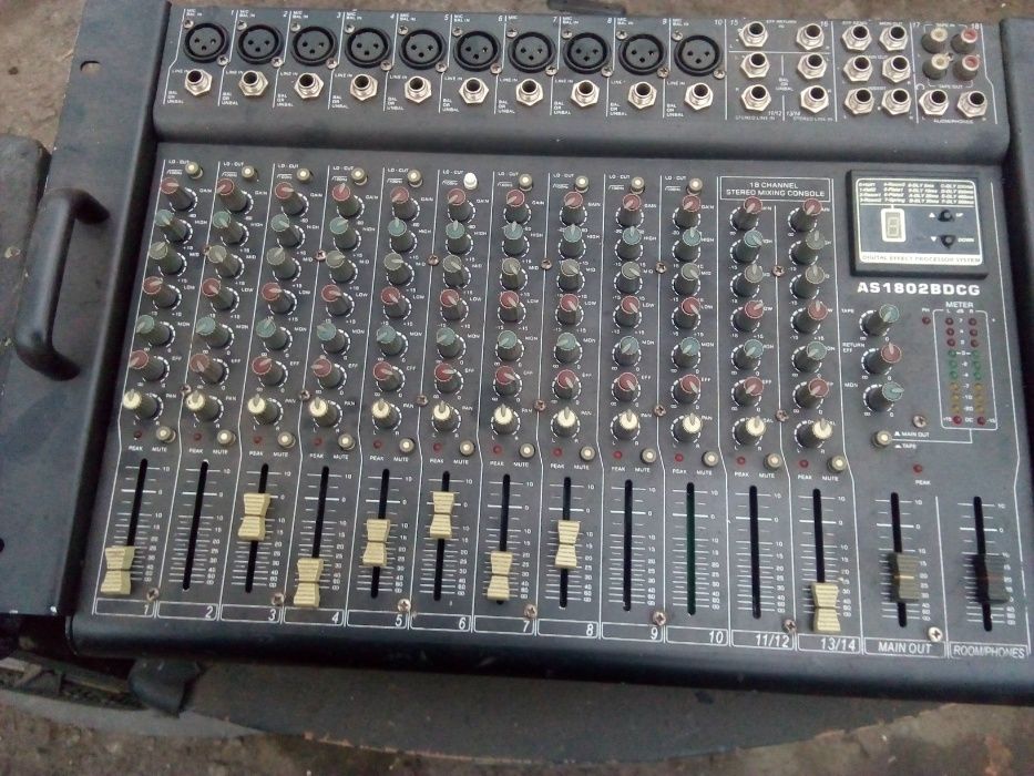 Продам пулть т 1802 с усилителем 2-250Вт