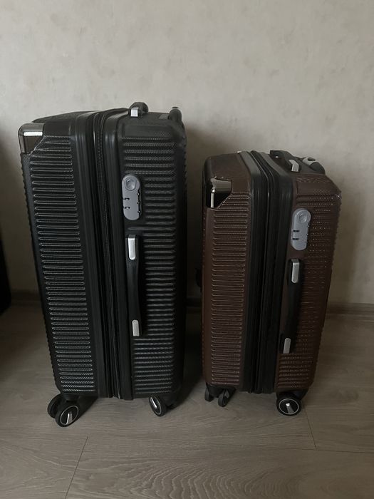 Продам чемоданы новые