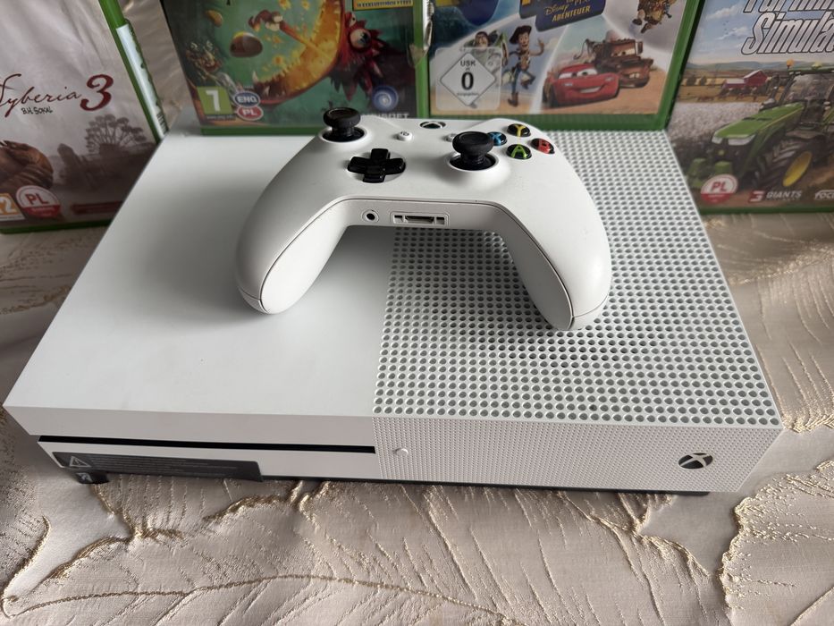 Xbox one s 1tb.