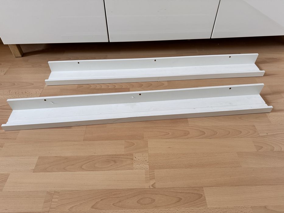 Dwie biale półki ikea