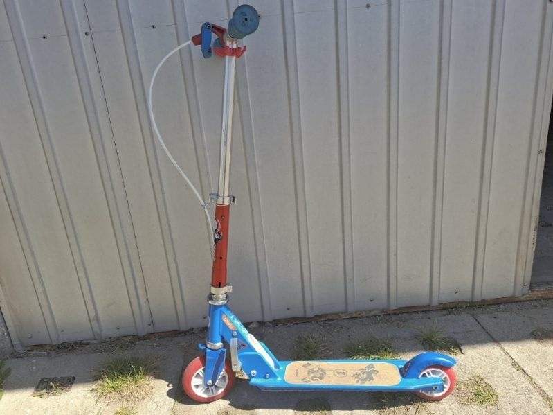 Sprzedam hulajnogę dziecięcą.