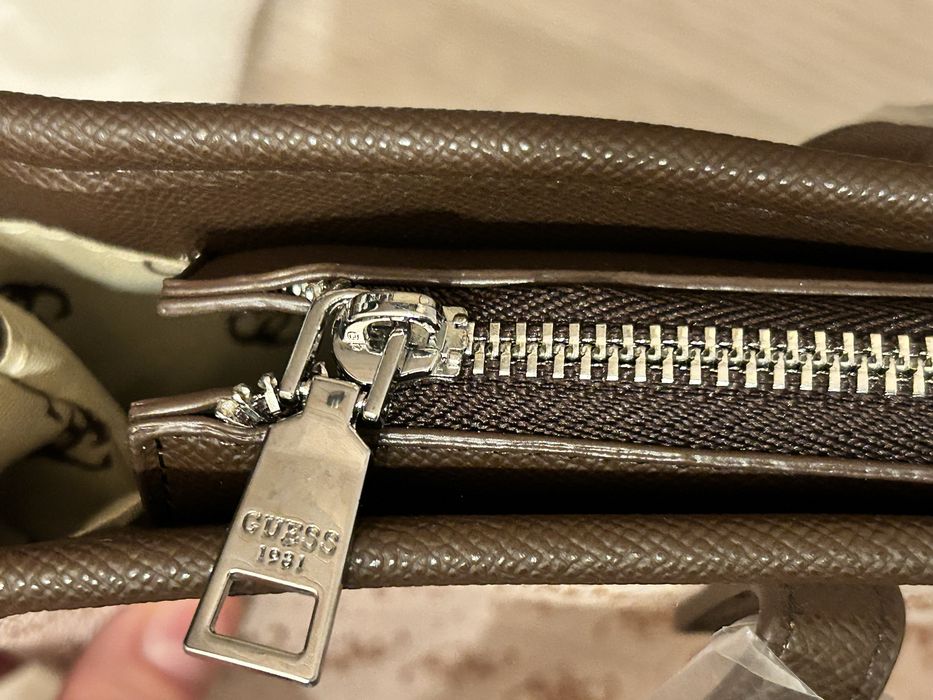 Zestaw dwóch torebek guess