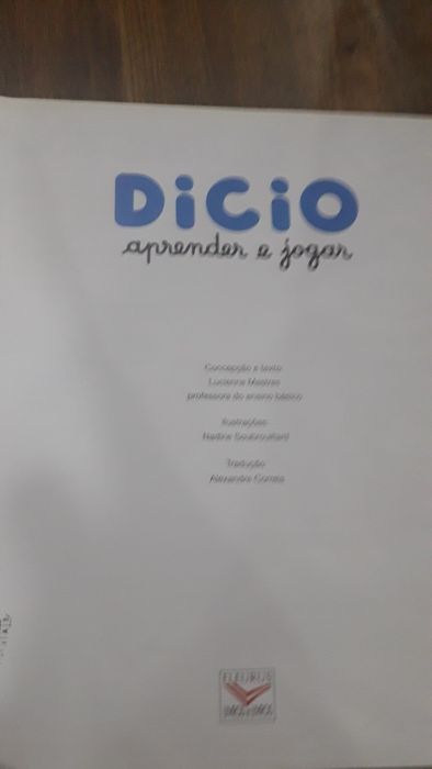 Livro " Dicio aprender e jogar"