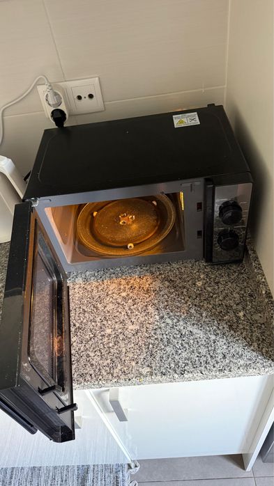 Microondas preto espelhado  Eletrónia