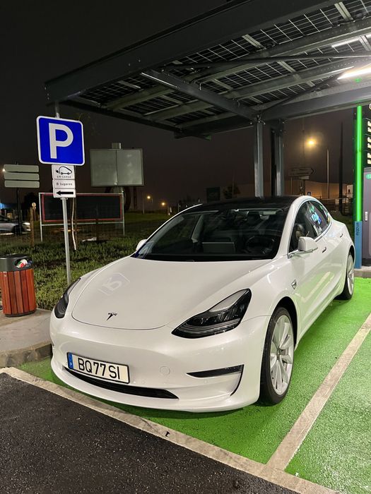 Aluguel tesla model 3
