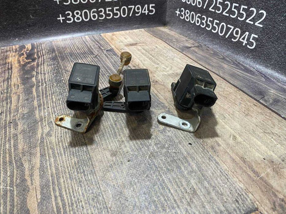 Датчик рівня положення кузова передній BMW E39 E38 1093698 / 1093697