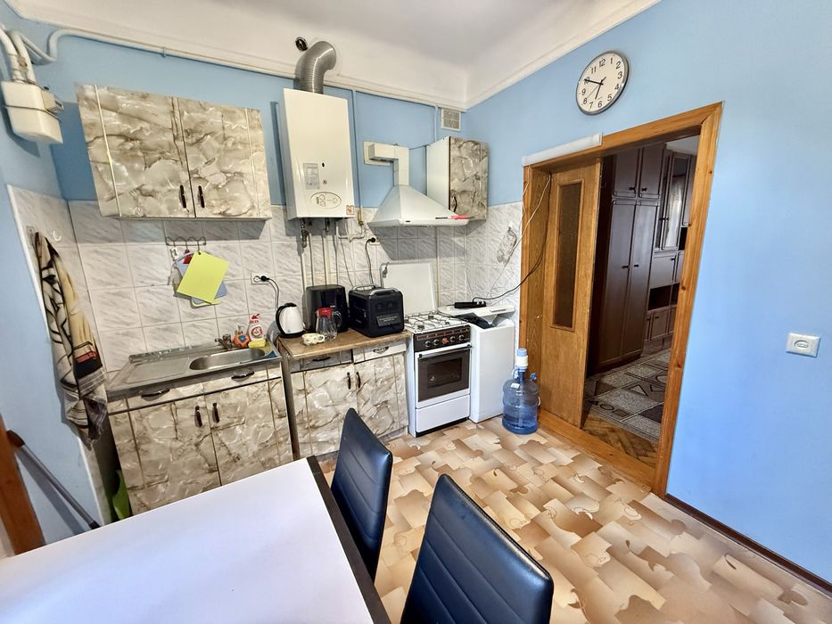 Продаж 1 кімнатної квартири на Привокзальній з власною ділянкою