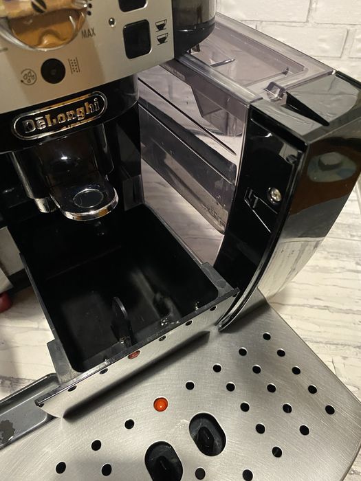 Кавомашина Delonghi Magnifica S з Німеччини