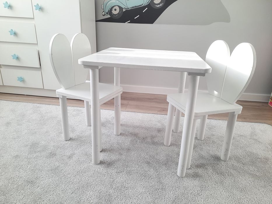 Stolik z krzesełkami