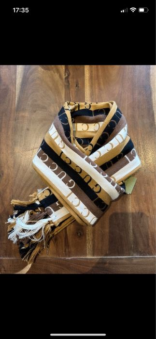 Scarf Gucci Nova com etiqueta