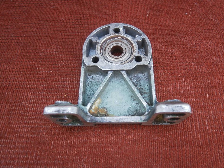 Корпус с подшипником