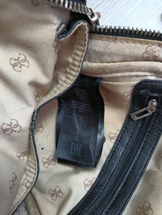 Damski plecak na plecy Guess 81 pojemny