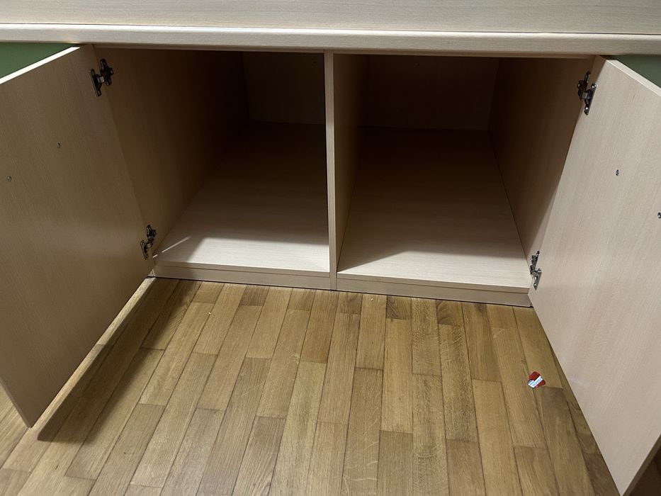 Cama de solteiro, juvenil, com muita arrumação e colchão