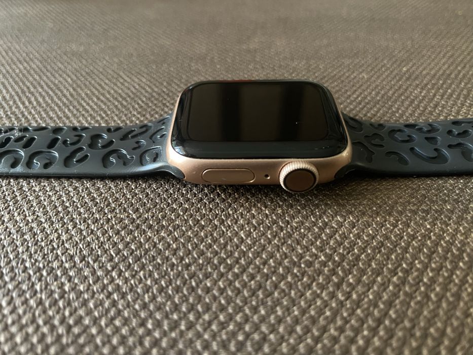 Apple watch series 4 Gold