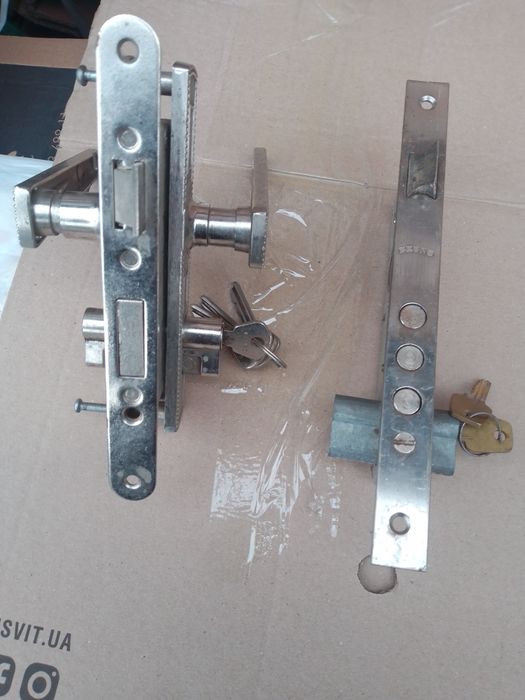 Замок дверний врізний