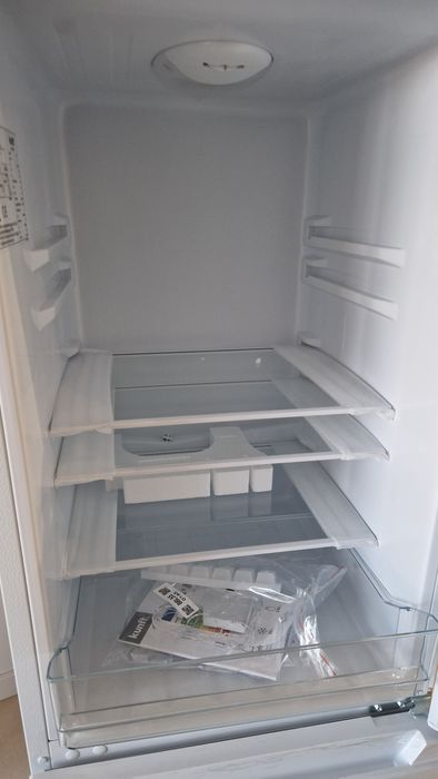 Frigorífico Combinado  Kunft de 175 L - Novo