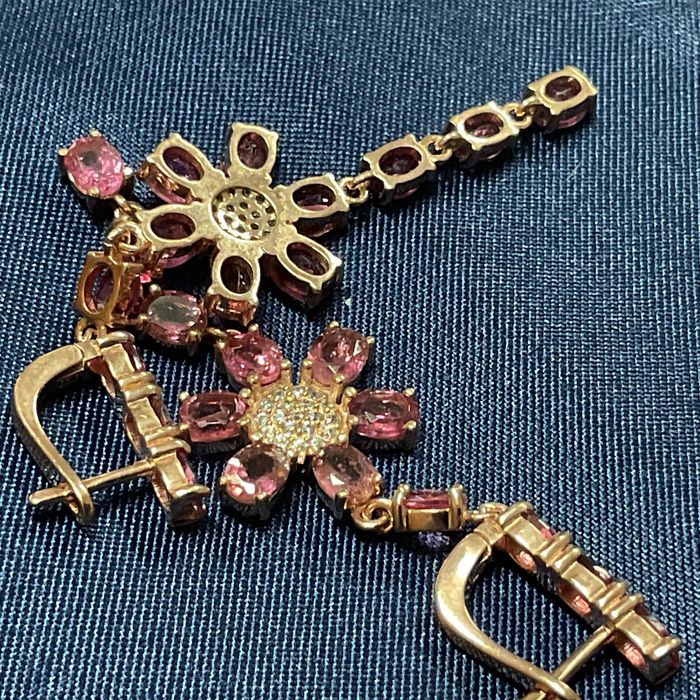 Brincos prata 925 com banho ouro medida de 6 cm