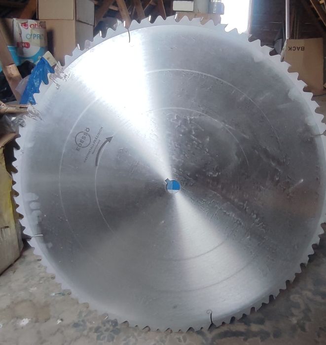 Диск по дереву 700*4,2*30