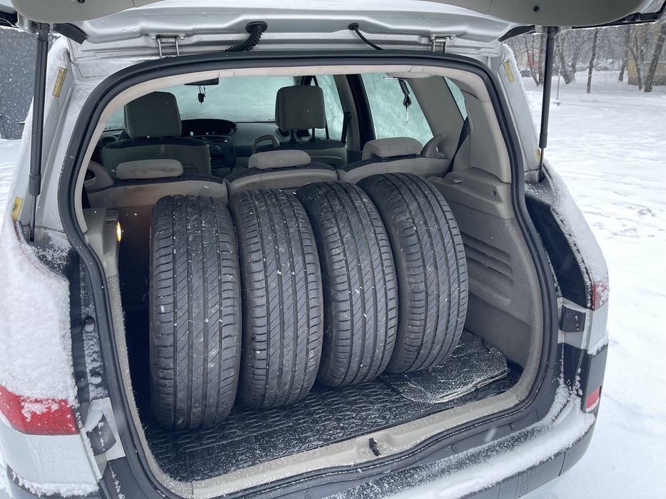 Продам хороший автомобиль