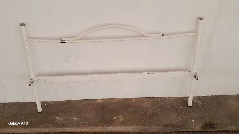 Cama de casal em ferro lacada Branco