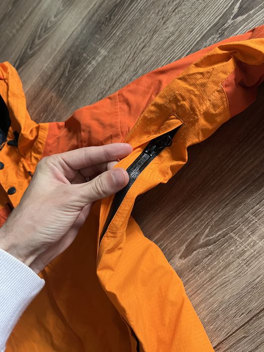Якісна Вітрвока від Haglofs Gore-Tex Vinatge