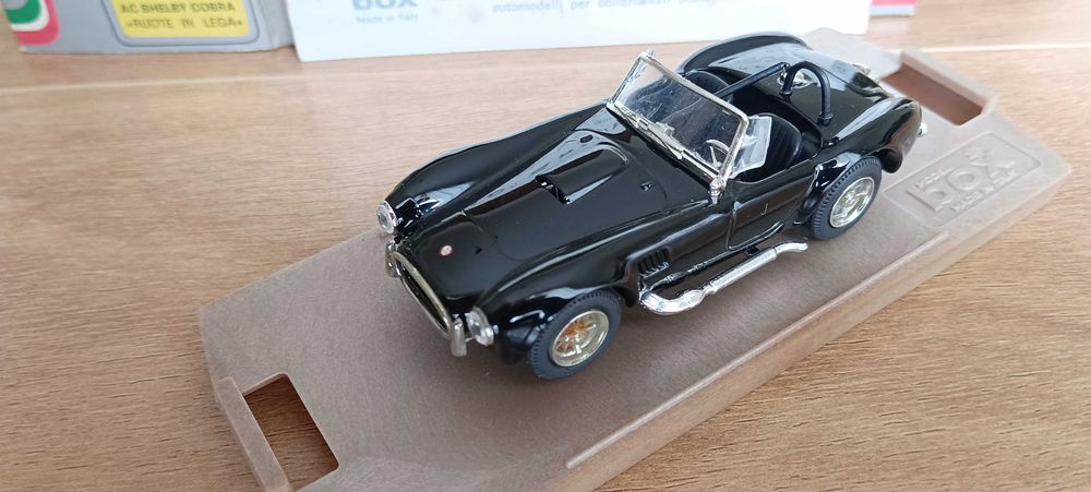 AC Shelby Cobra 1/43  BOX